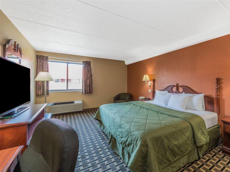 Days Inn By Wyndham Hurstbourne Louisville Dış mekan fotoğraf