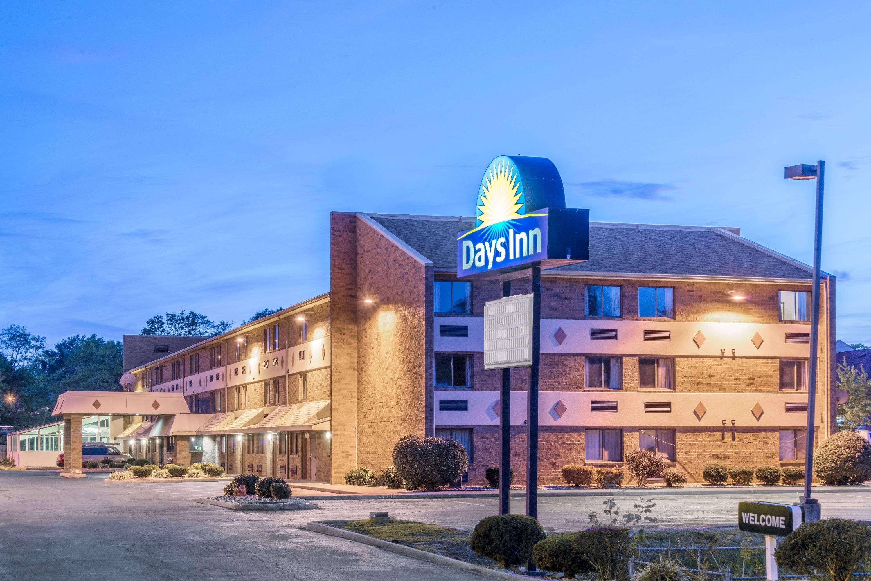 Days Inn By Wyndham Hurstbourne Louisville Dış mekan fotoğraf