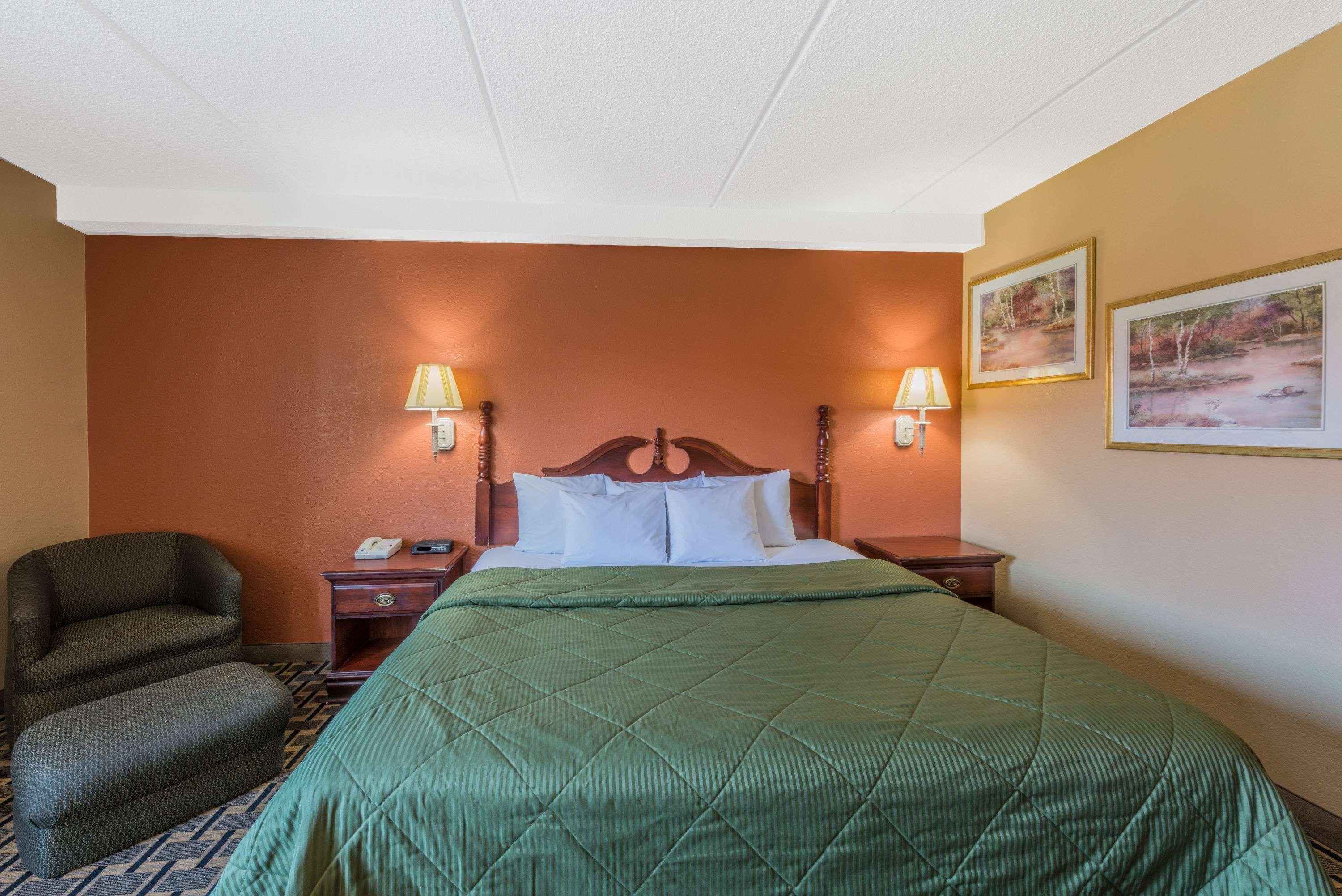 Days Inn By Wyndham Hurstbourne Louisville Dış mekan fotoğraf