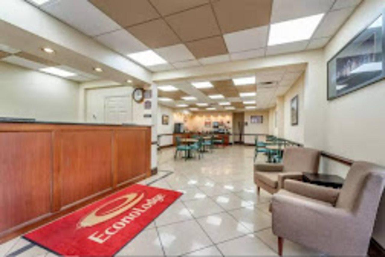 Days Inn By Wyndham Hurstbourne Louisville Dış mekan fotoğraf